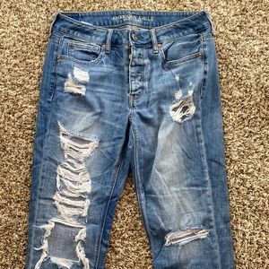 AE Medium Wash Tomgirl Jeans a little stretch